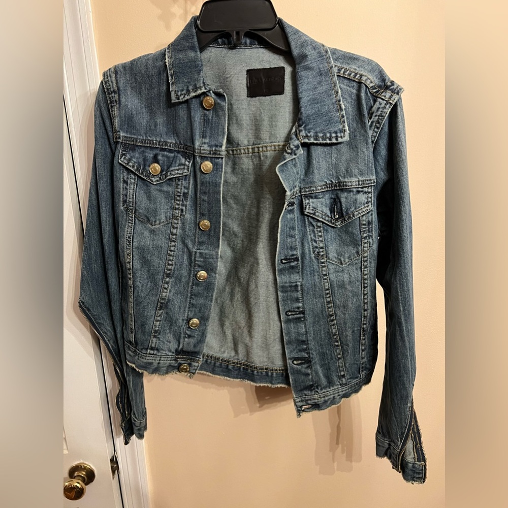 LALA ANTHONY JEAN JACKET WITH ZIPPER SLEEVES